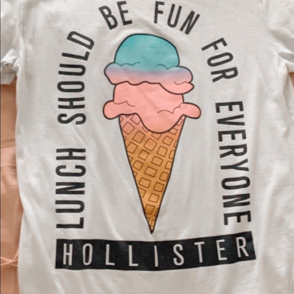 white graphic tee